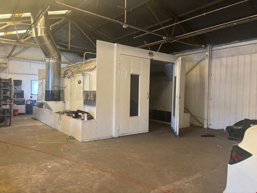 MECHANIC SHOP / AUTO BODY SHOP FOR LEASE