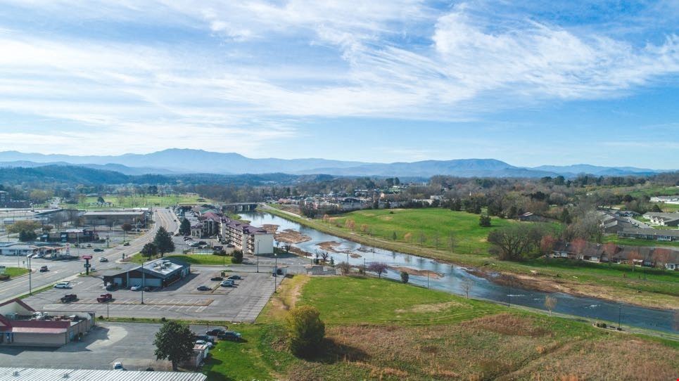 Forks of the River Parkway - Downtown Sevierville