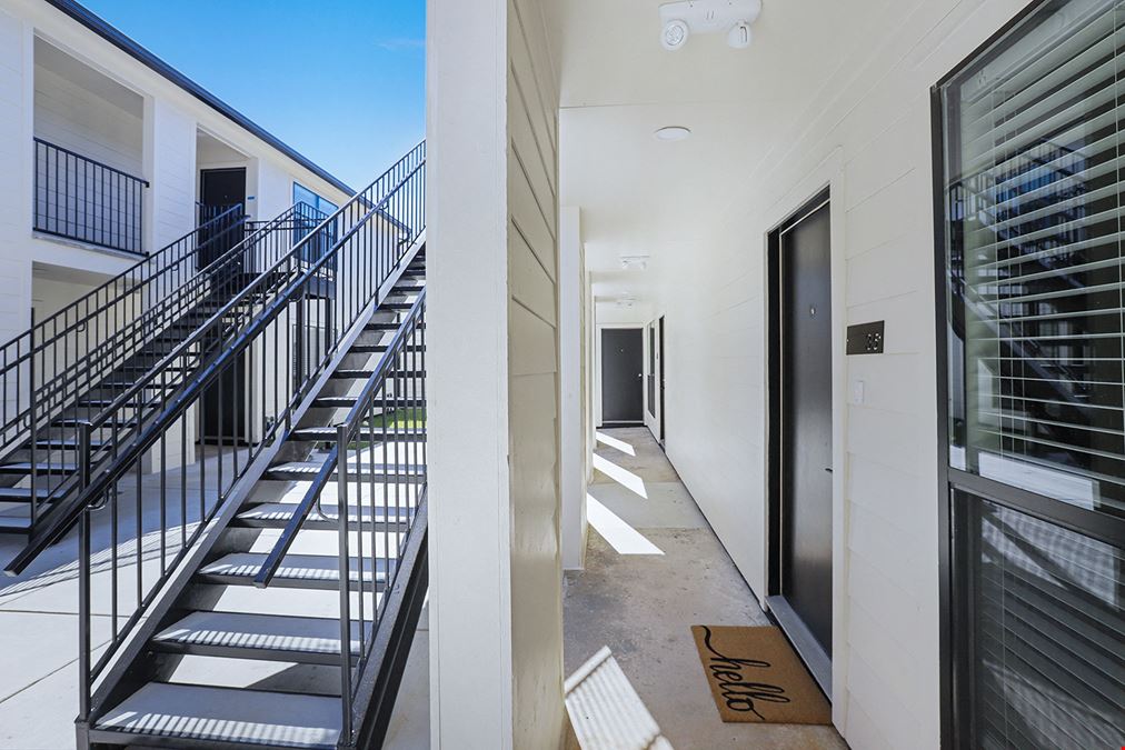 Zurqui at Mohican: Renovated Mid City North Apartments