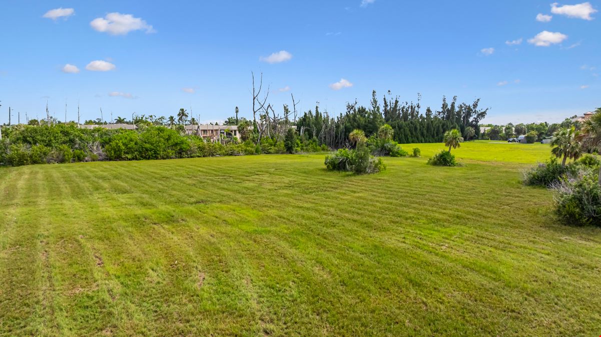 16998/ 16990/ 16984 McGregor Blvd.