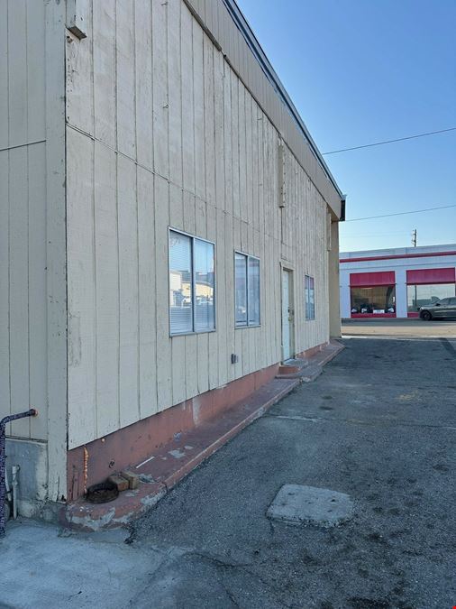 ±1,807 SF Retail Building For Sale in Taft, CA