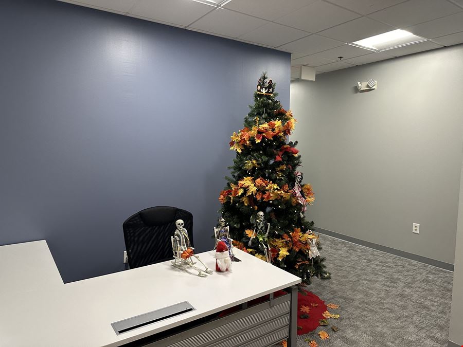551 Square Foot Office Space