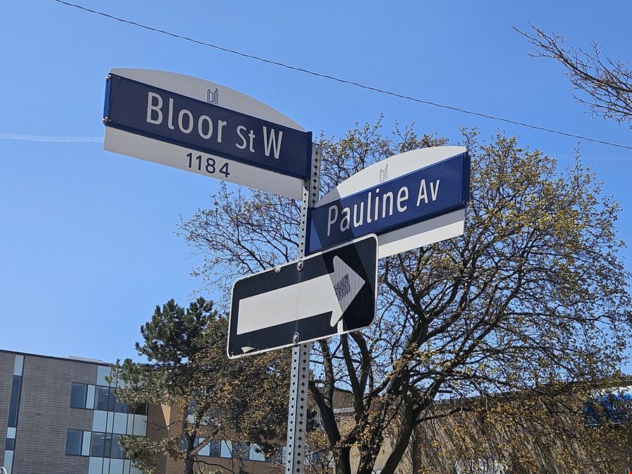 Towns on Pauline off bloor