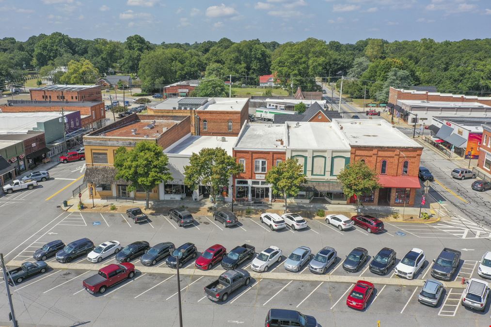 157 W Main St