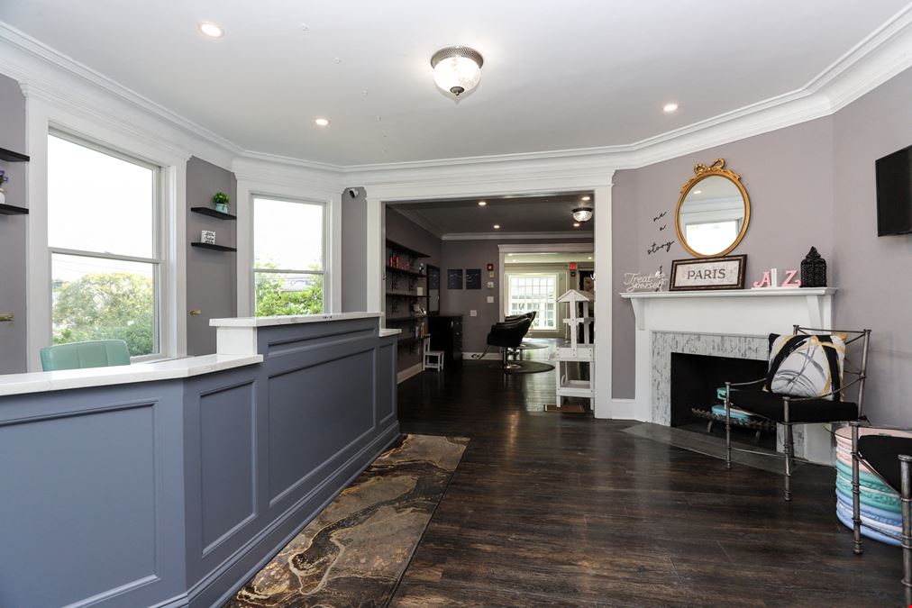 609 Main St