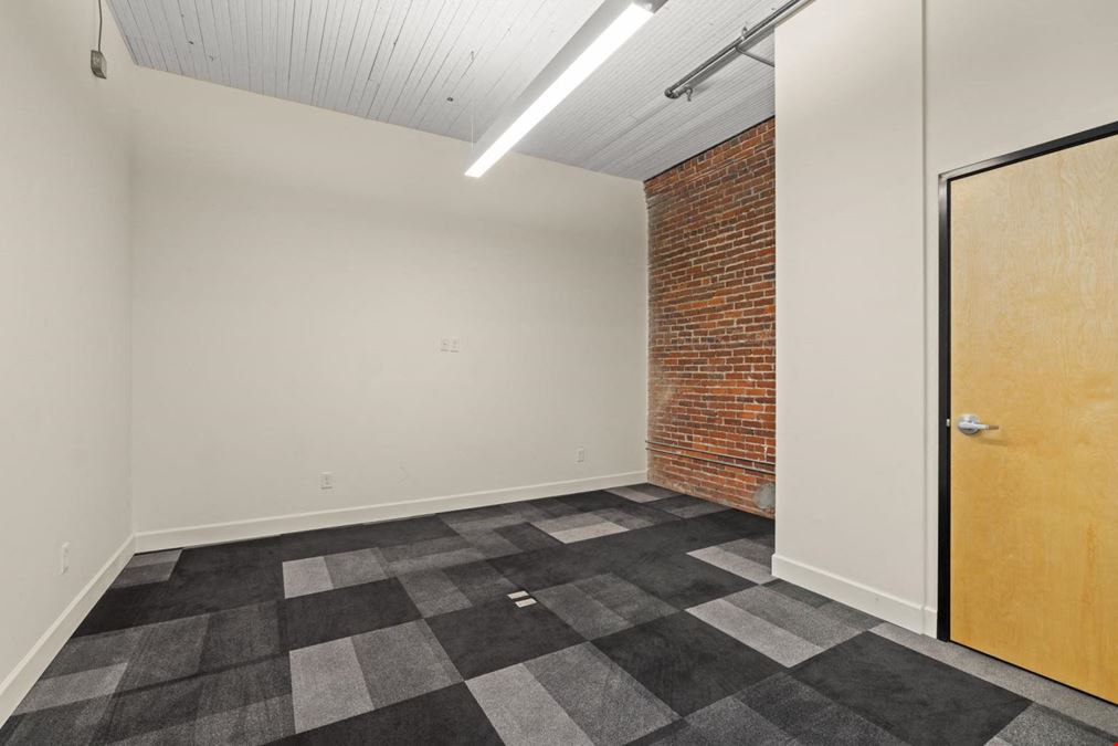 The Loft at 827 SW 2nd Ave
