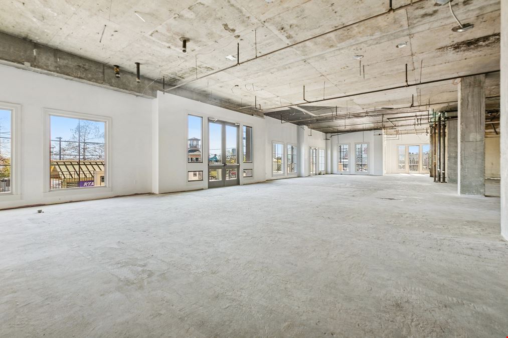 French Quarter Riverfront Opportunity with Expansive Terrace