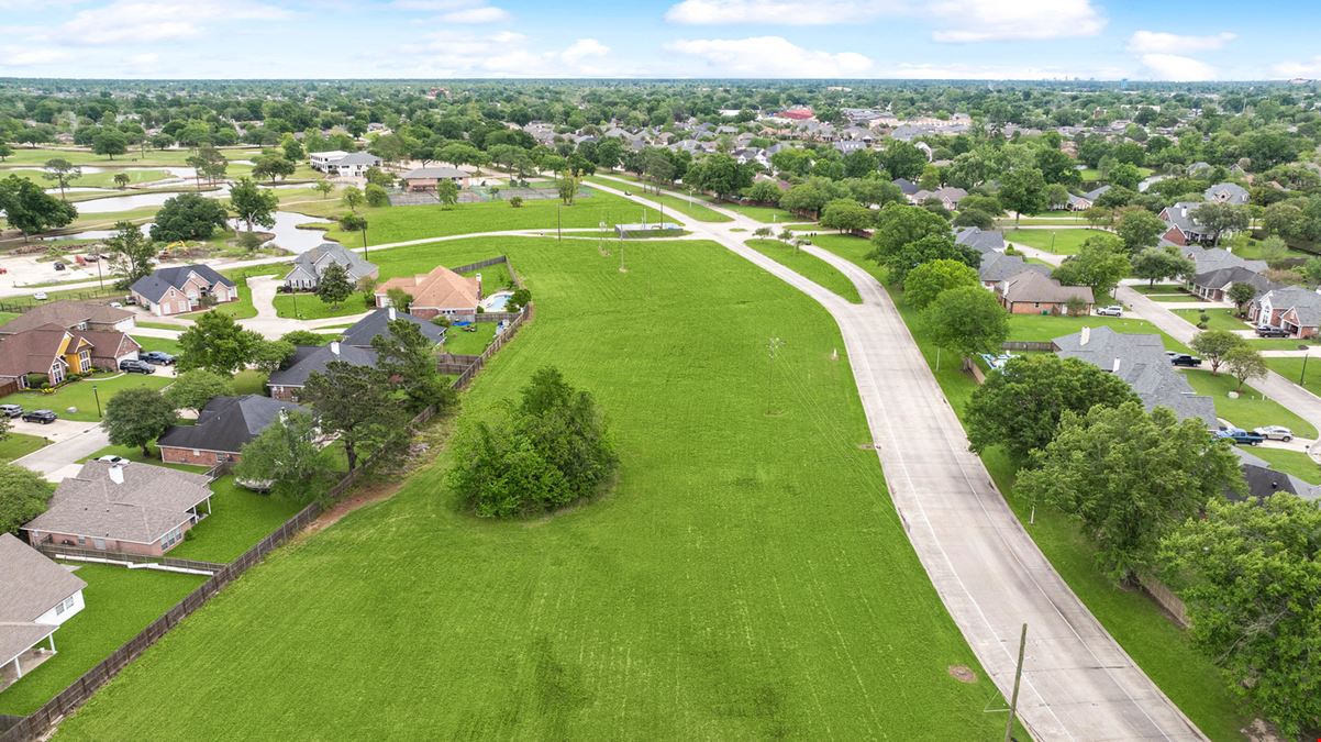 8.8628+/1 Acres Fairway Drive