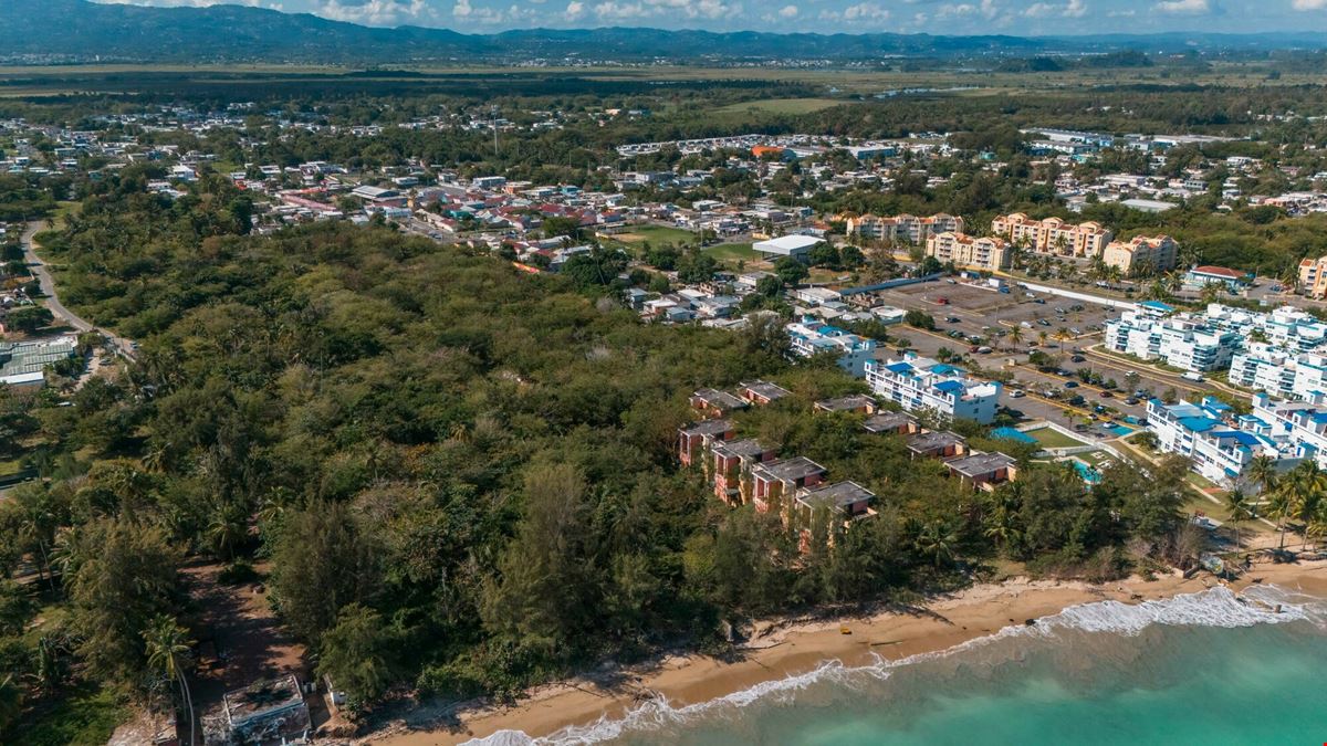 Beachfront Re-Development Opportunity in Loíza For Sale