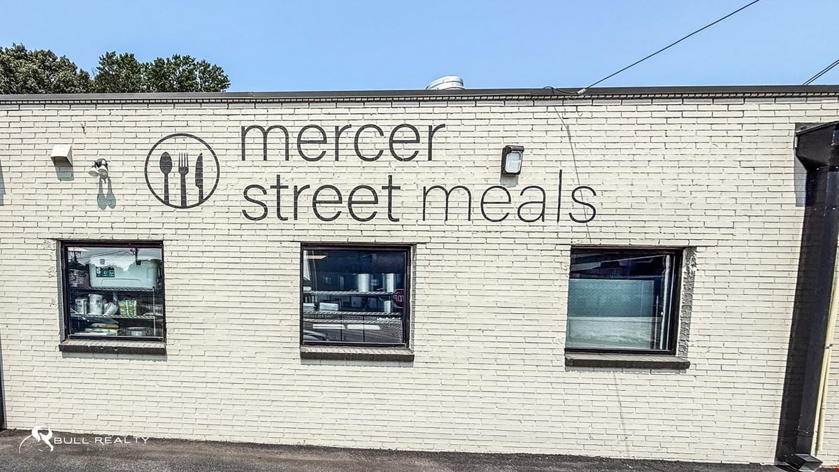 Food & Beverage Two-Tenant Building | NNN Leases | 6.5% Cap Rate