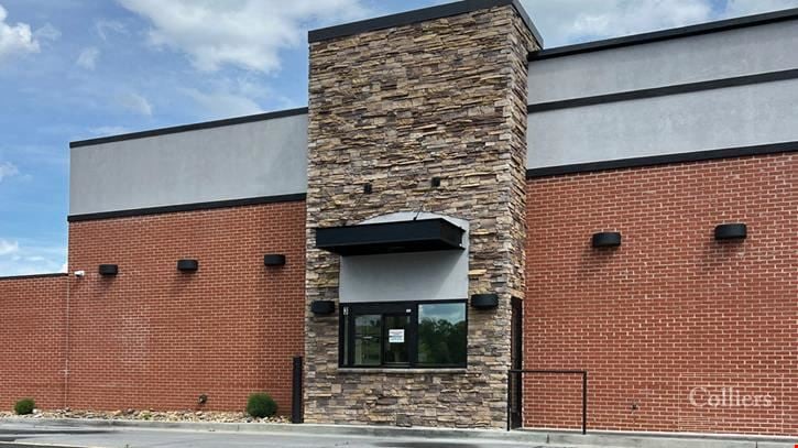 ±3,037 SF Sublease Opportunity | Restaurant Ready Building in Greenville, SC