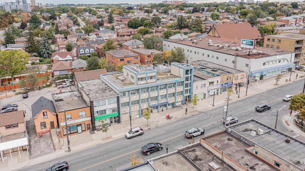 2600 Eglinton Ave W