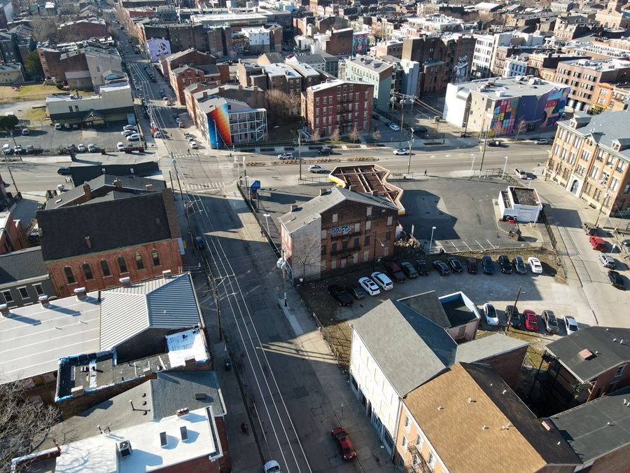 AUCTION - 1613 Walnut Street