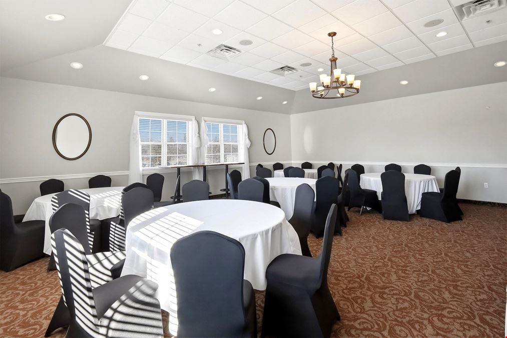 Second floor Retail / Office space on PRIME corner of White Bear Lake shopping & entertainment district!