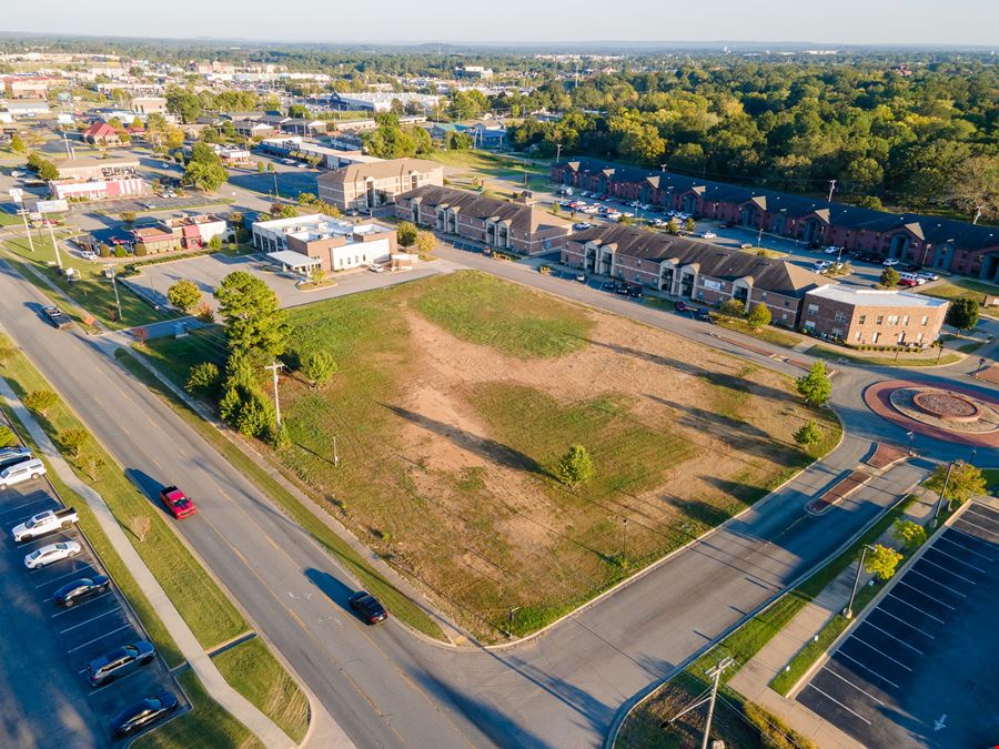 2600 & 2620 North Donaghey Ave