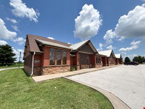 FOR LEASE: 1,301 SF EXECUTIVE OFFICE CONDO