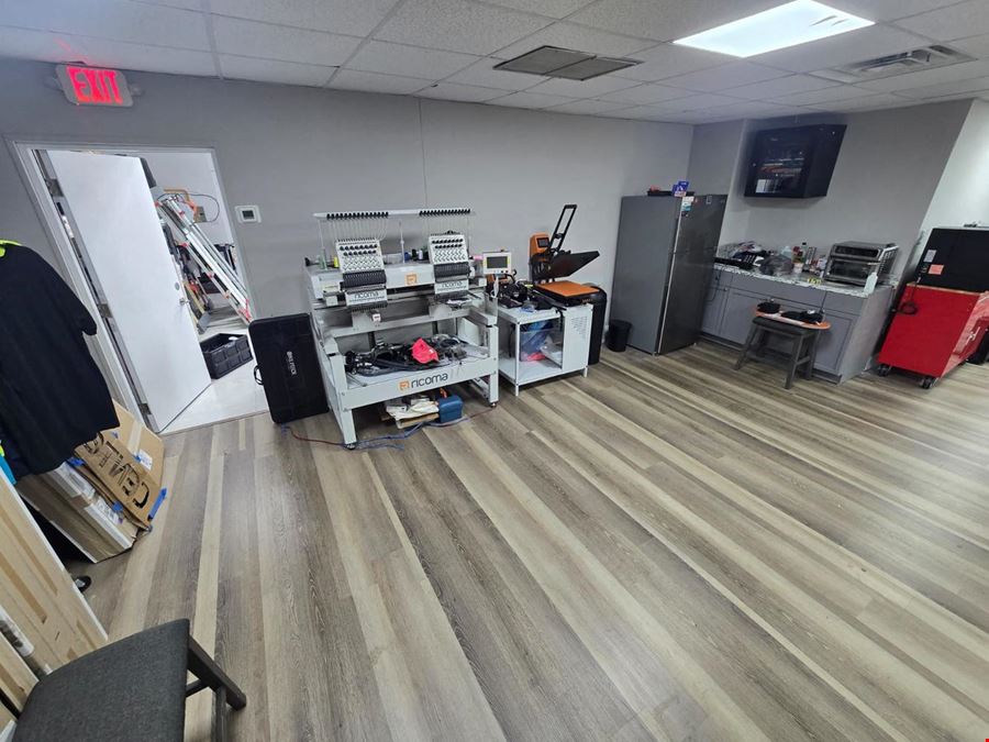 PRIME LOCATION Storefront Office/Retail