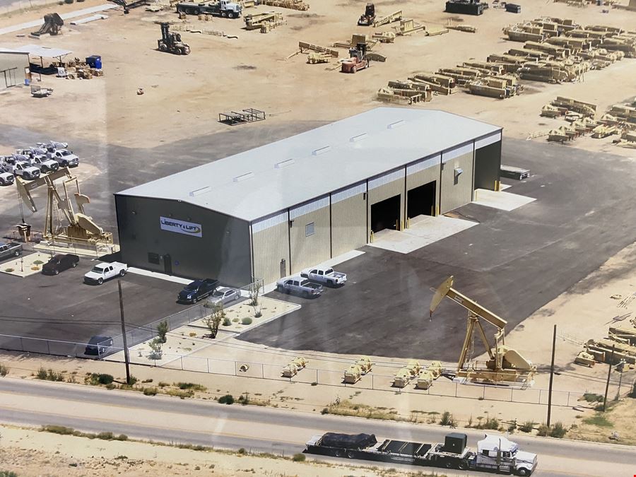 25-Ton Crane-Served 23,378 SF Shop/Office On 10 Acres?