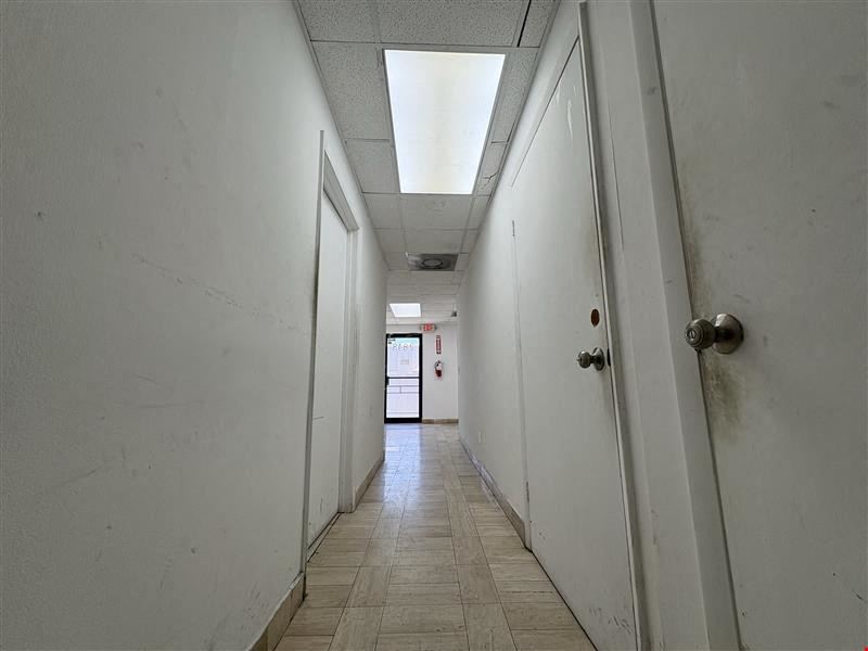 2818-20 NW 72nd Avenue, 