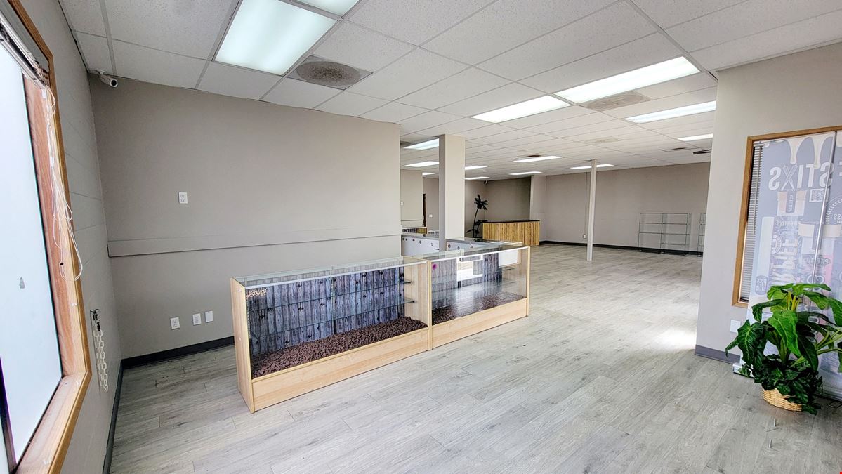 RETAIL - OFFICE - WAREHOUSE