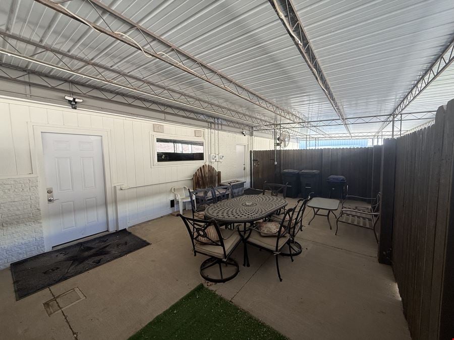 3706 Mockingbird Ln
