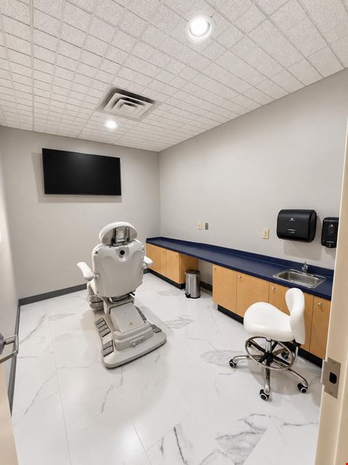 3965 W 106th Street | Suite 120