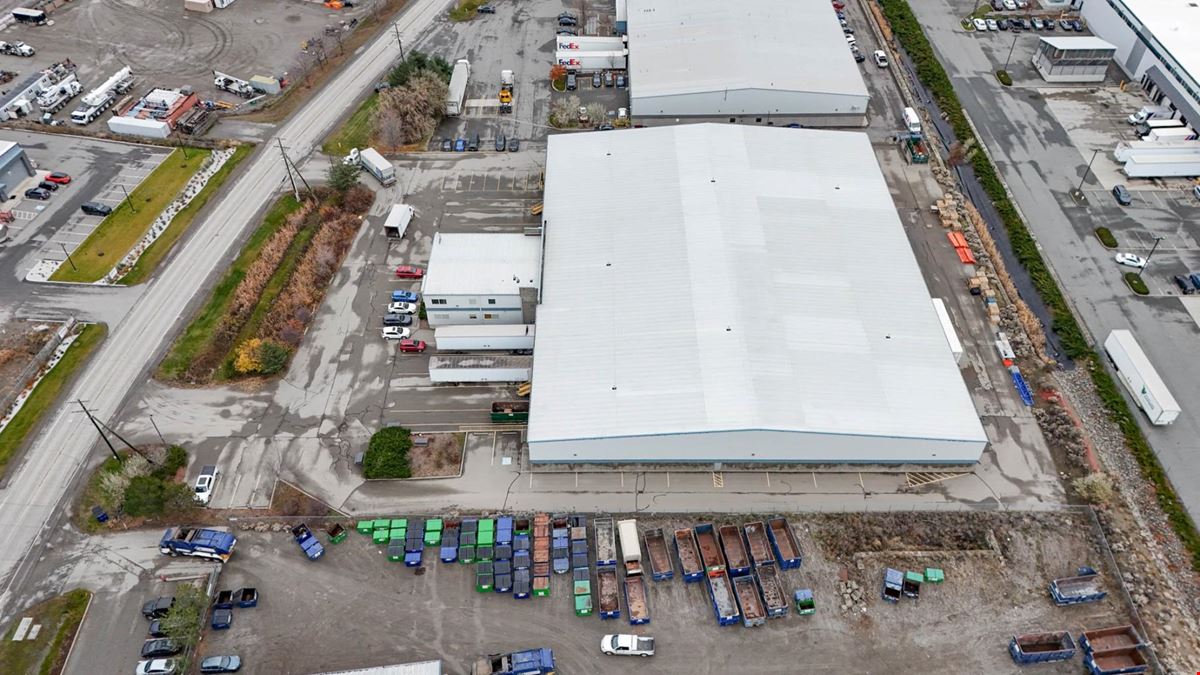 Freestanding distribution facility on 2.84 acres, available for lease