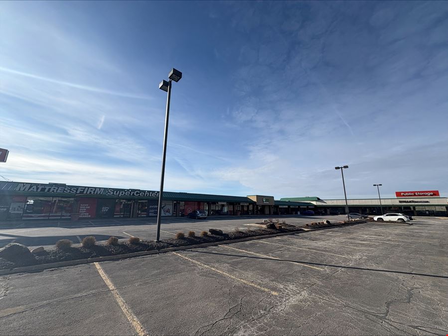 CEDARNOLE PLAZA