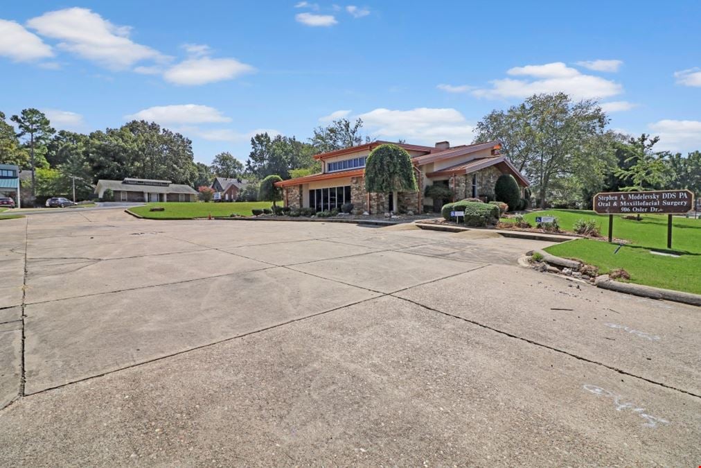 906 Osler Dr