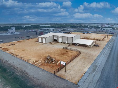 Preview of Industrial space for Rent at 601 SE Mustang Dr