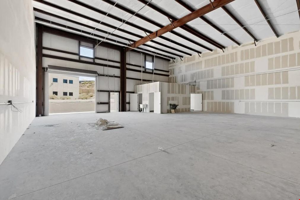 New Build Warehouse Suites Next to Airport & i-25