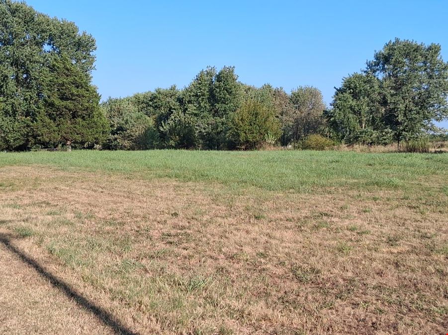 10 Acres of Commercial Land in Neosho, MO