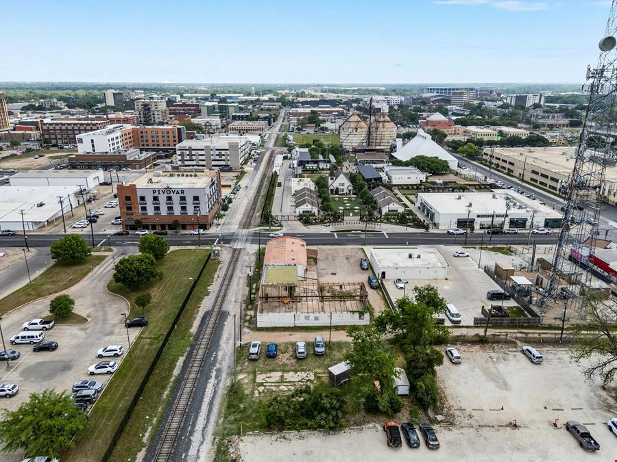 Silo-Adjacent Retail/Development Property