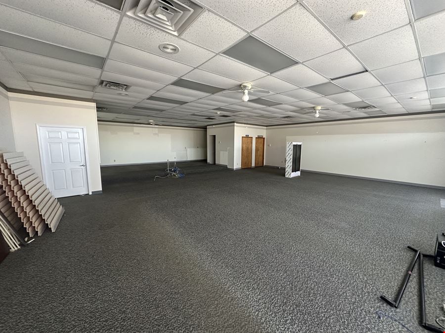 7130-7154 Missouri 14: ± 2,400 SF of Retail/Office Space For Lease