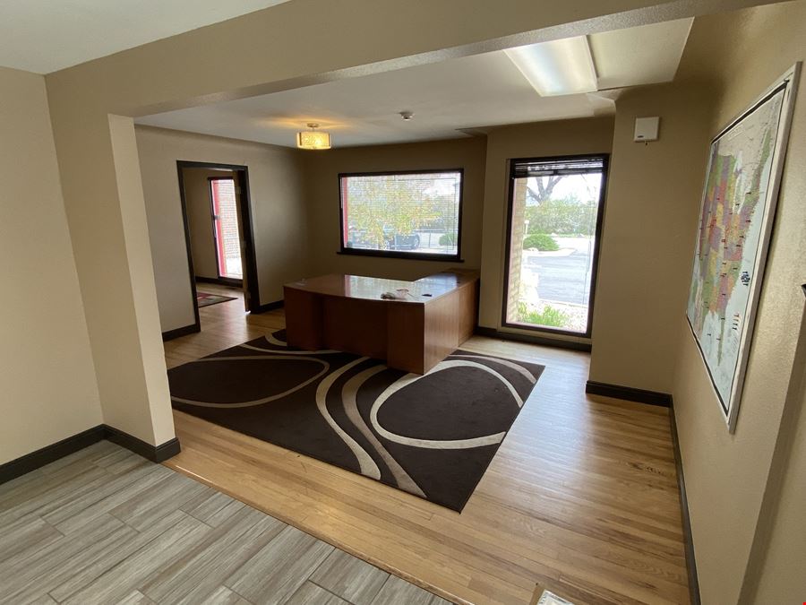 Lakewood Owner User Office With Garage Space