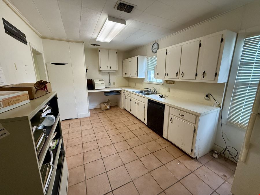 2410 & 2416 S Main St_Ardent Health