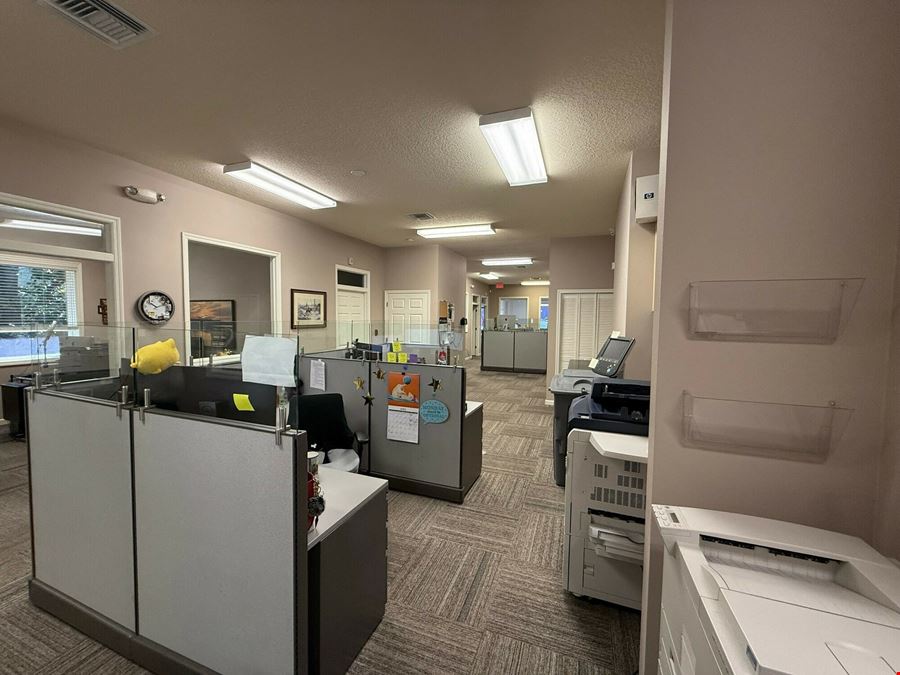Wall Springs Executive Center, Units A & B