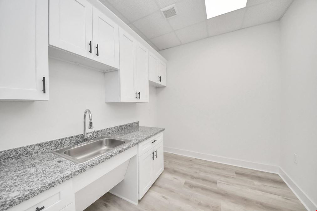 Brand-New Professional Office Condos For Lease at Kingsland Crossing