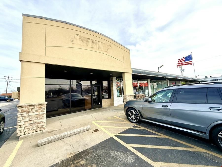 1,420 SF Restaurant / Retail Building For Lease in Northeast Springfield