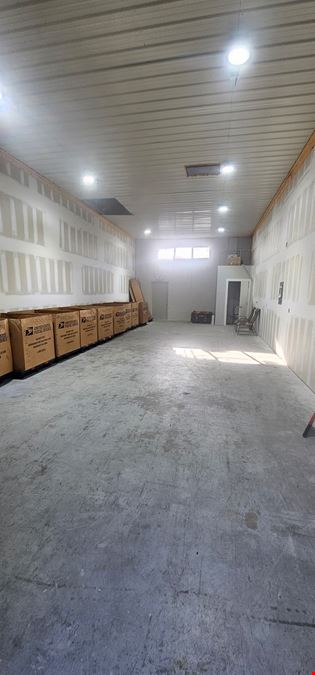 Flex Space with Outdoor Storage Available For Lease