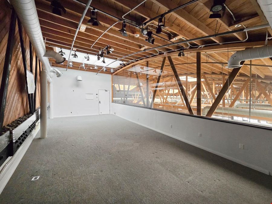 Lindblade Media Center