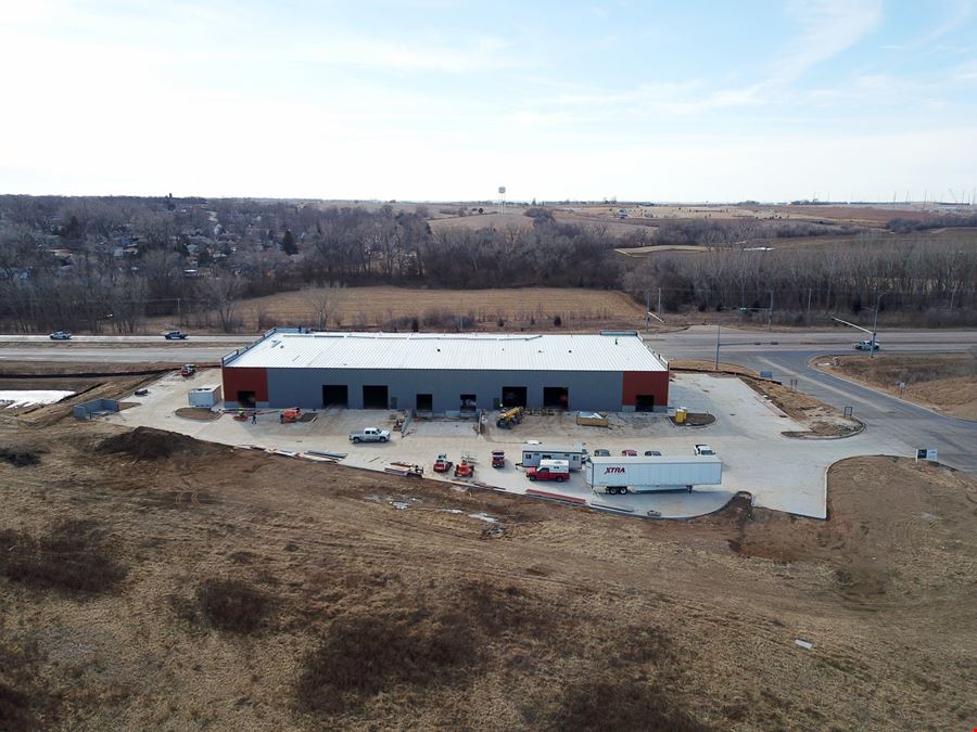 13770 Hwy 370 - Industrial Building