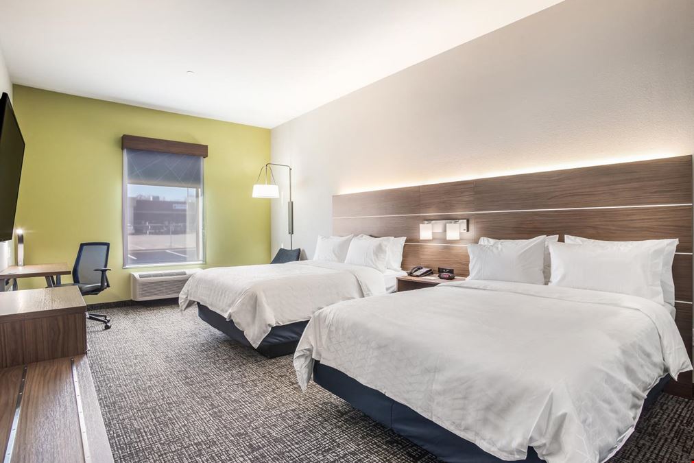 Holiday Inn Express & Suites Tulsa East-Catoosa