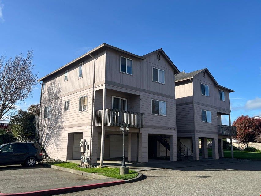 3200 Matthew Ln