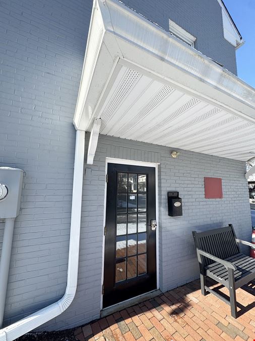 Standalone, high-visibility corner property
