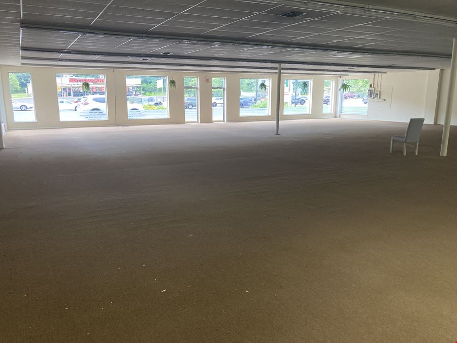 Single-Story Retail Building For Lease