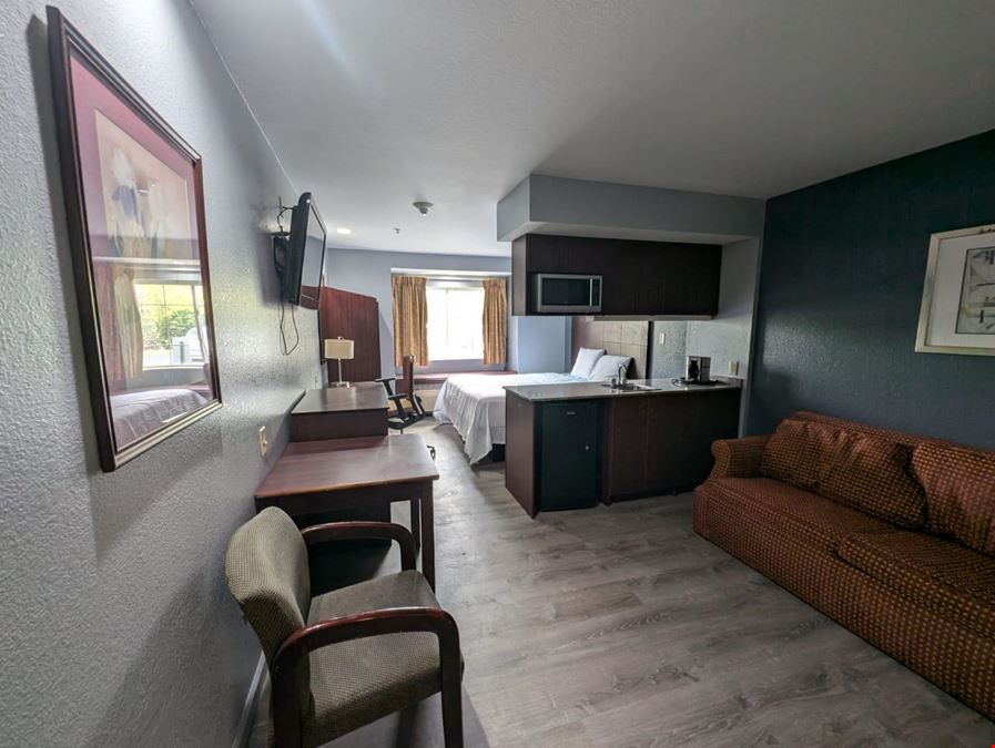 BlissPoint Inn & Suites - Toledo, OH