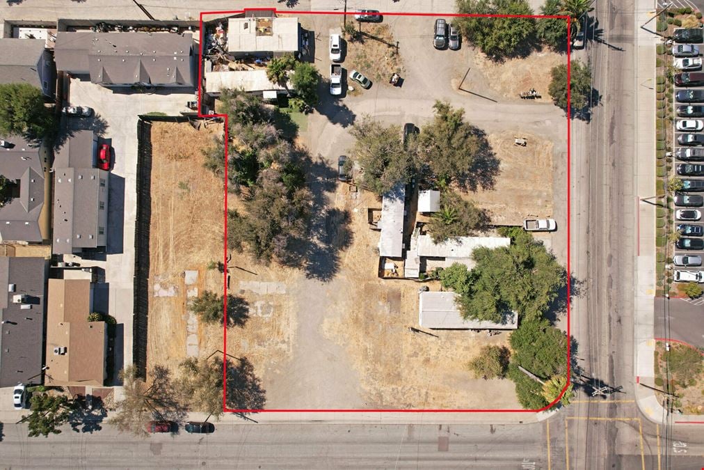 2840, 2888, 2896 Holly Dr