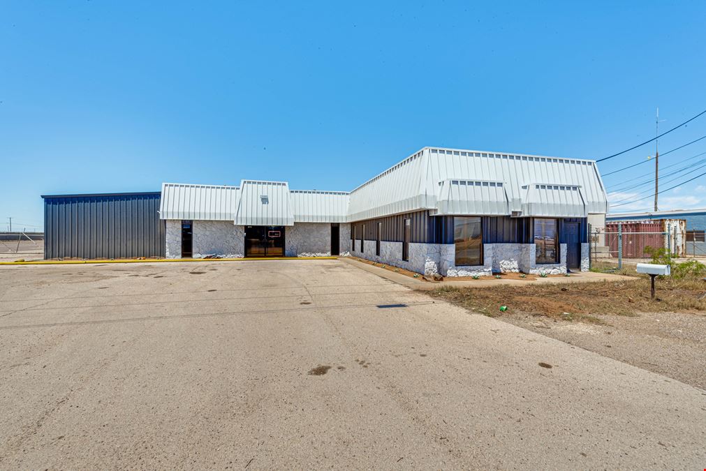 Amenity Heavy ±30,000 SF Industrial Office/Warehouse