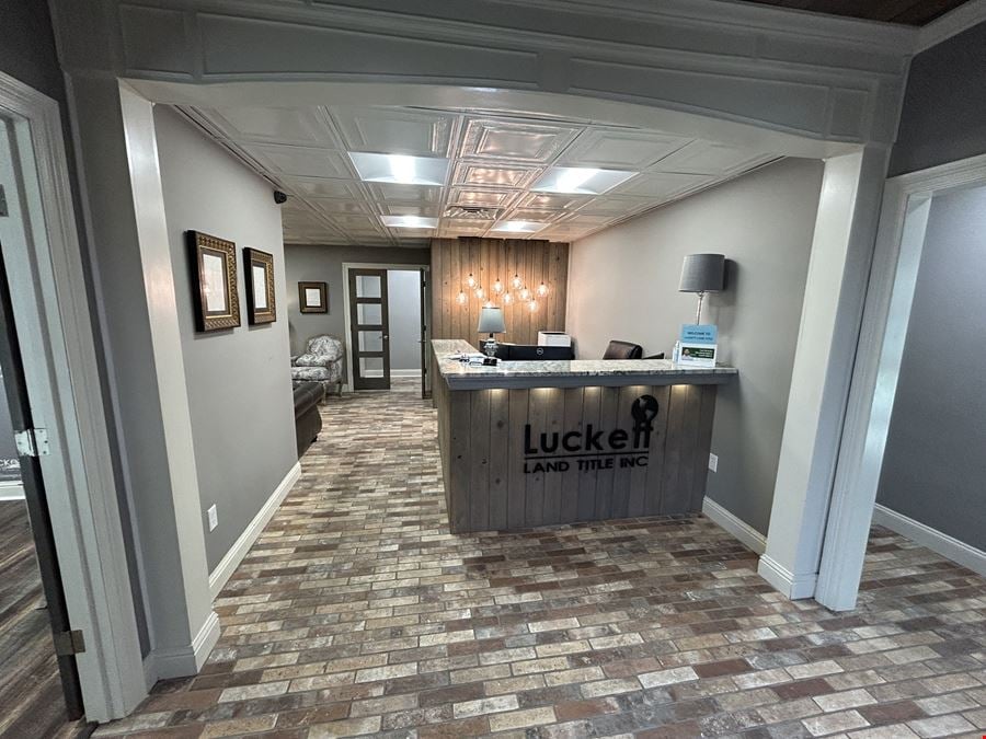 10 Lakeland Circle